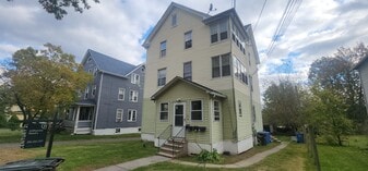 127 Smalley St, Unit 2 in New Britain, CT - Building Photo