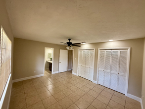 10434 Long River Dr in Sugar Land, TX - Foto de edificio - Building Photo