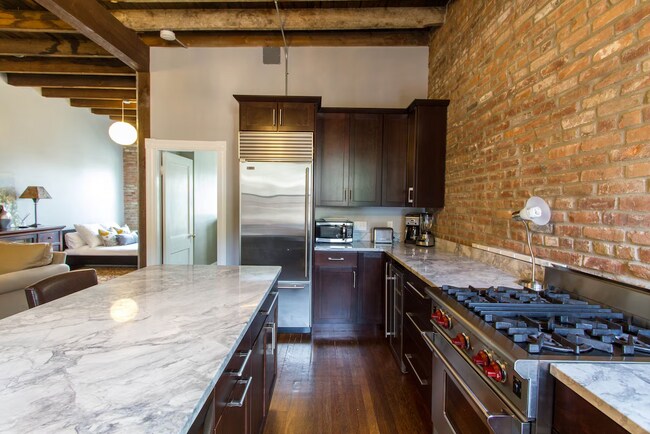 1870 Commonwealth Ave, Unit 12A in Boston, MA - Foto de edificio - Building Photo