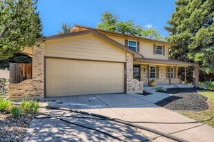 4094 S Willow Way in Denver, CO - Building Photo