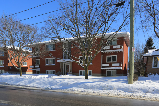 Wilson Place in Kitchener, ON - Building Photo - Building Photo