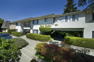 Royal Gardens Arcadia in Arcadia, CA - Building Photo