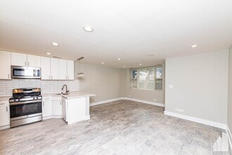 2437 N Ashland Ave, Unit GDN in Chicago, IL - Foto de edificio - Building Photo