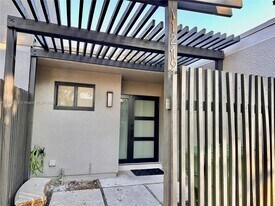 11279 NW 15th Ct in Pembroke Pines, FL - Building Photo