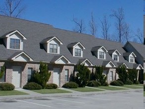 Magnolia Trace Townhomes in Greenville, NC - Building Photo - Building Photo