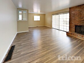 1355 Royal Dr in Reno, NV - Building Photo - Building Photo