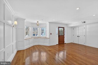 200 W Wayne Ave in Wayne, PA - Building Photo - Building Photo