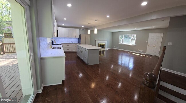 3505 Russell Rd in Alexandria, VA - Building Photo - Building Photo