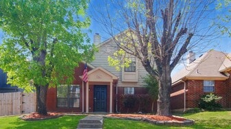 162 Hunter Dr in Cedar Hill, TX - Building Photo