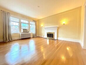 82 Stearns Rd in Brookline, MA - Building Photo - Building Photo