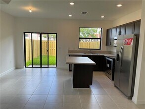 20651 NE 7th Pl in North Miami Beach, FL - Building Photo - Building Photo