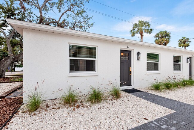 property at 3009 W Binnicker Ave