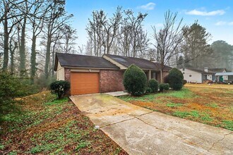 3313 Saxony Way in Stonecrest, GA - Building Photo - Building Photo