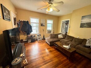 20 Bristol St, Unit 2 in East Cambridge, MA - Building Photo - Building Photo