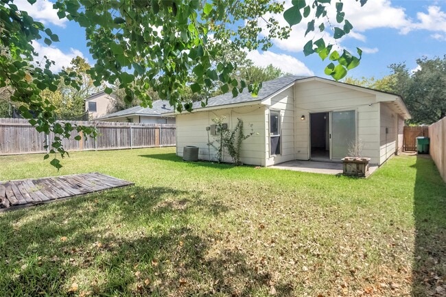 5211 Lynngate Dr in Spring, TX - Building Photo - Building Photo