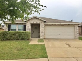 8014 Stowe Springs Ln in Arlington, TX - Building Photo