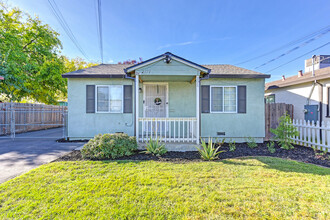 2571 Erickson St in Sacramento, CA - Building Photo - Building Photo