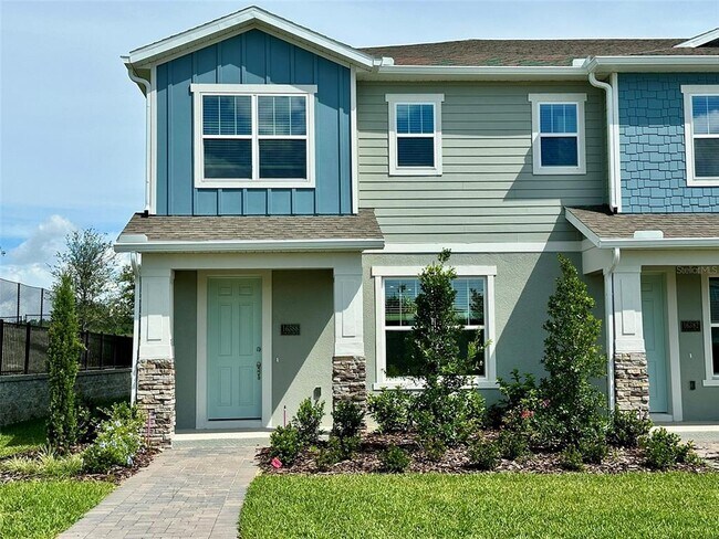 property at 16388 Hamlin Vw St