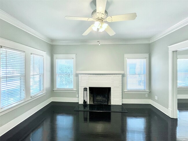 property at 831 Pizer St