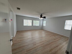 1068 Greenway Rd in Oceanside, CA - Building Photo - Building Photo