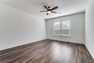 916 Waggoner Dr in Krugerville, TX - Building Photo - Building Photo