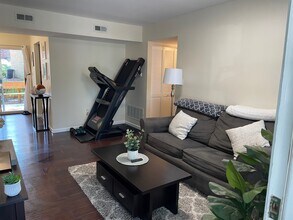 1508 E Swan Cir, Unit 1508 in Brentwood, MO - Building Photo - Building Photo