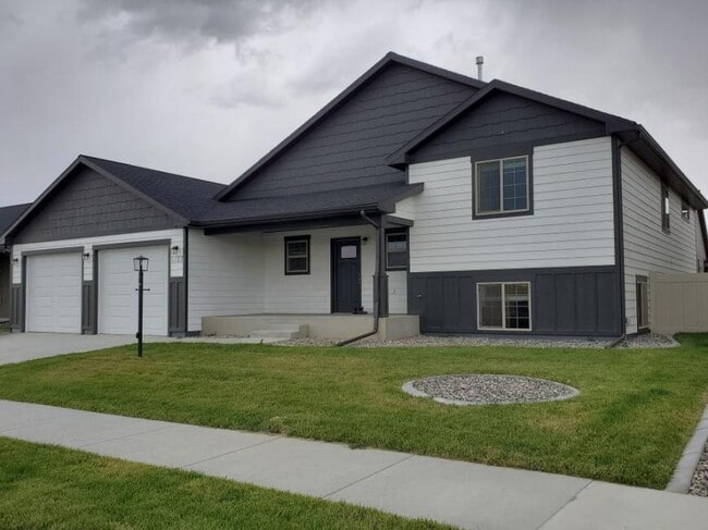 property at 5727 Bear Trak Trl
