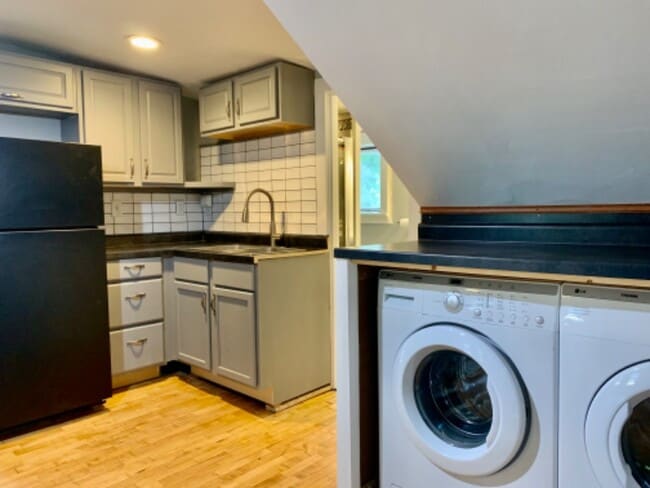 property at 816 1/2 W Winnebago St