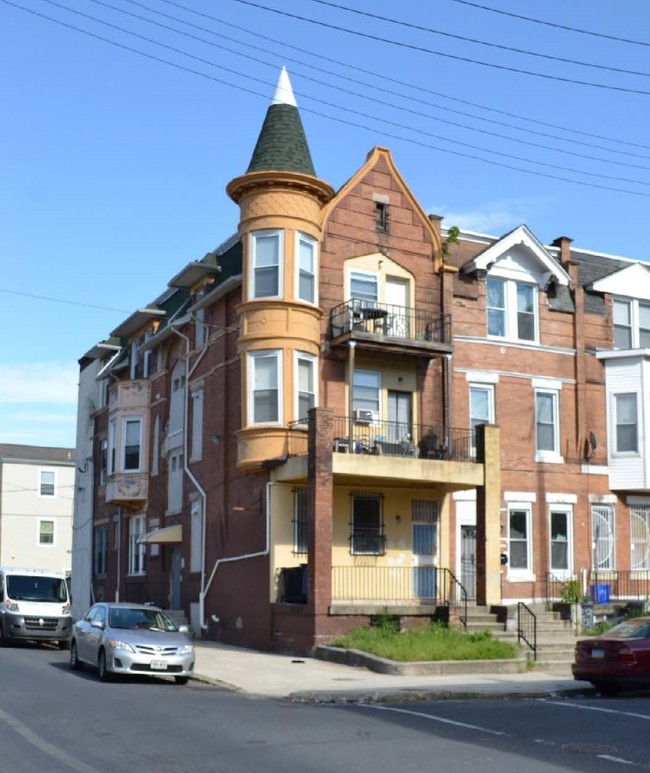 6 Units | Near Temple Univ in Philadelphia, PA - Building Photo - Building Photo