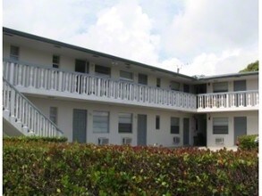 1001 S M St in Lake Worth, FL - Foto de edificio - Building Photo
