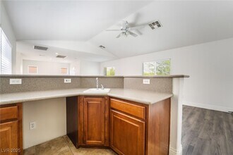 9372 Glendora Valley St in Las Vegas, NV - Building Photo - Building Photo