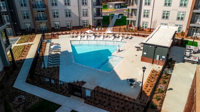The Leo Loso Apartments in Charlotte, NC - Foto de edificio - Building Photo