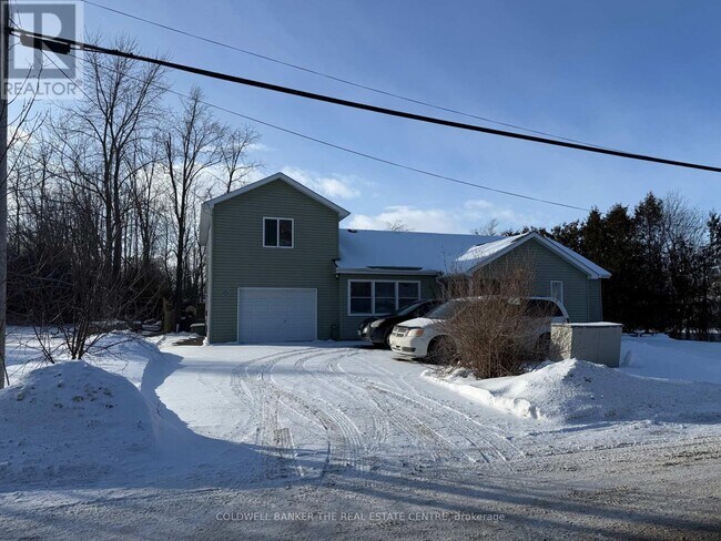 27182 Civic Centre Rd in Georgina, ON - Building Photo - Building Photo