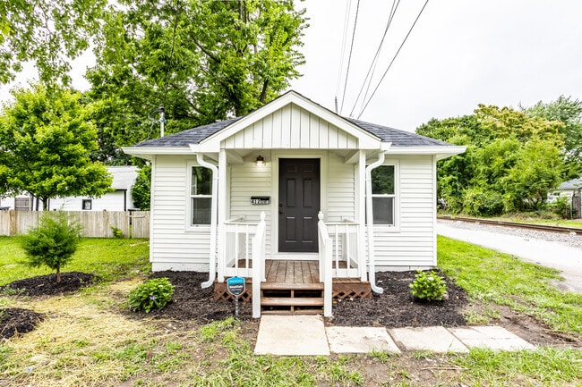 property at 412 E 19th St