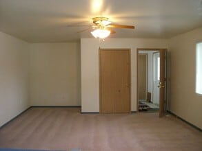 1730 W Melanie Ave in Wasilla, AK - Building Photo - Building Photo