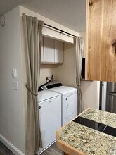 335 SW 1st St, Unit 3 in Warrenton, OR - Building Photo - Building Photo