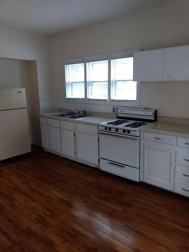 704 E California Ave in Urbana, IL - Building Photo - Building Photo