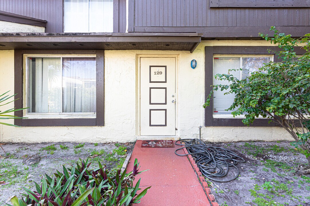 5372 129th Ave N in West Palm Beach, FL - Building Photo