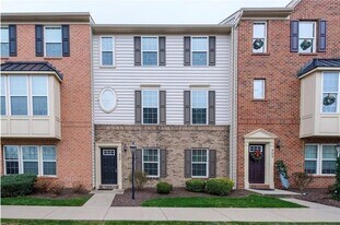 403 Pointe View Dr in Mars, PA - Building Photo