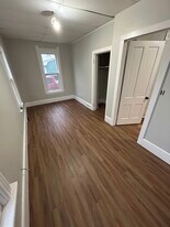 532 W South St, Unit Unit 1 - lower in Oconomowoc, WI - Building Photo