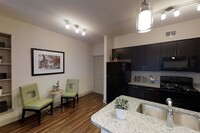 8520 Madie Dr, Unit 1213 in Houston, TX - Building Photo - Building Photo