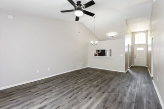 206 Lookout Dr in Apollo Beach, FL - Building Photo - Building Photo