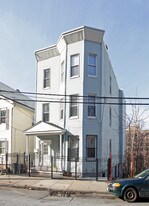 127 Stanley Ave in Yonkers, NY - Building Photo