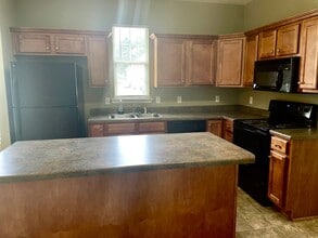 2174 Parsons Dr in Moody, AL - Building Photo - Building Photo