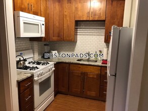 437 Hanover St, Unit 2 in Boston, MA - Building Photo - Building Photo