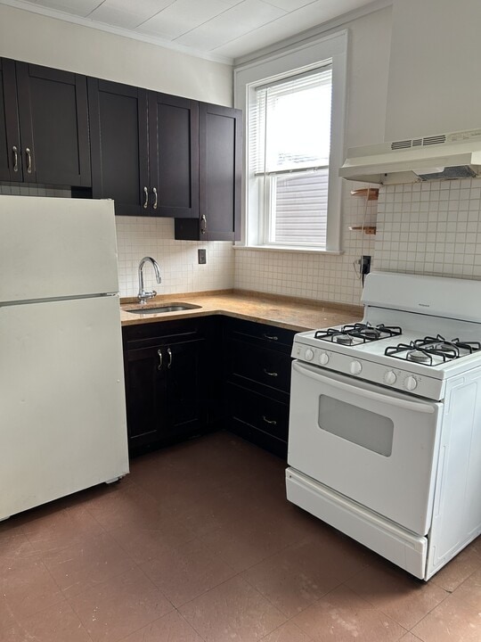 141 Franklin Ave, Unit #2 in Nutley, NJ - Foto de edificio