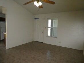 8705 Pineridge Dr in Austin, TX - Building Photo - Building Photo