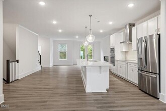 509 Kildaire Farm Rd, Unit Unit 302 in Cary, NC - Building Photo - Building Photo