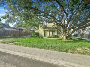 15014 Spring Creek in San Antonio, TX - Building Photo - Building Photo