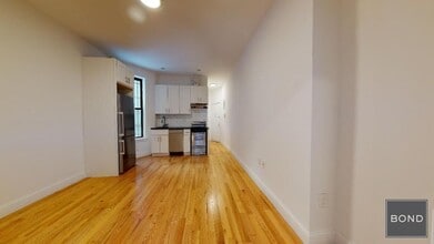 226 E 36th St in New York, NY - Building Photo - Building Photo